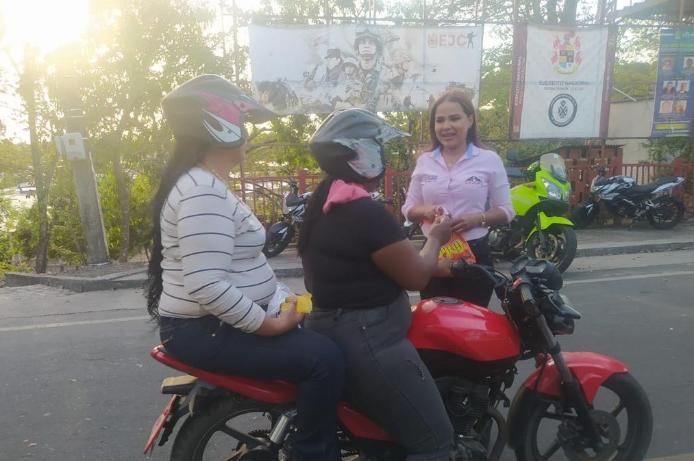 Jornada de sensibilización a conductores de motocicleta en el Puente Jose Antonio Páez